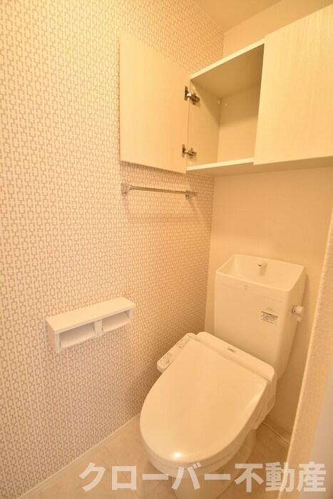 トイレ　温水洗浄暖房便座