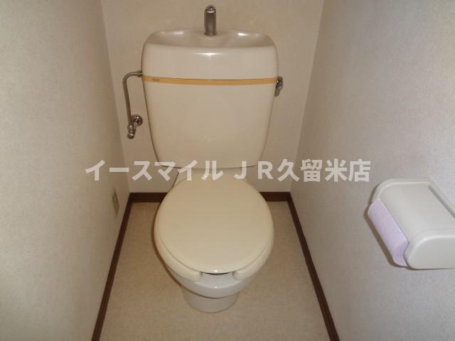 トイレ　落ち着いた色調のトイレです