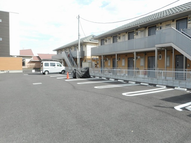 駐車場　舗装駐車場