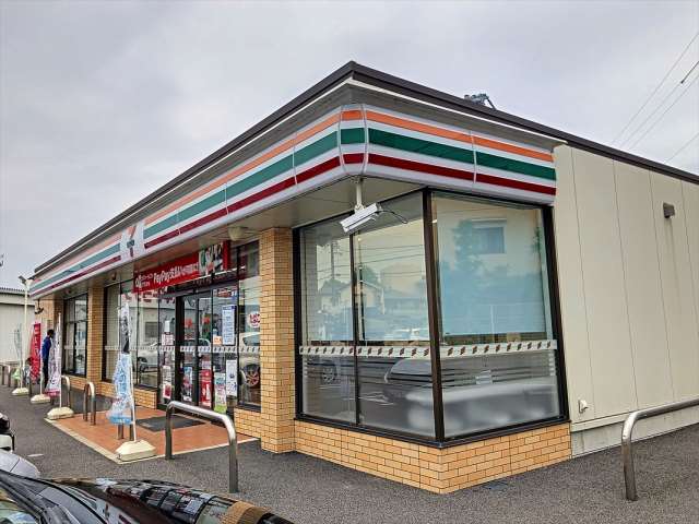 コンビニ　セブンイレブン（コンビニ）まで288m