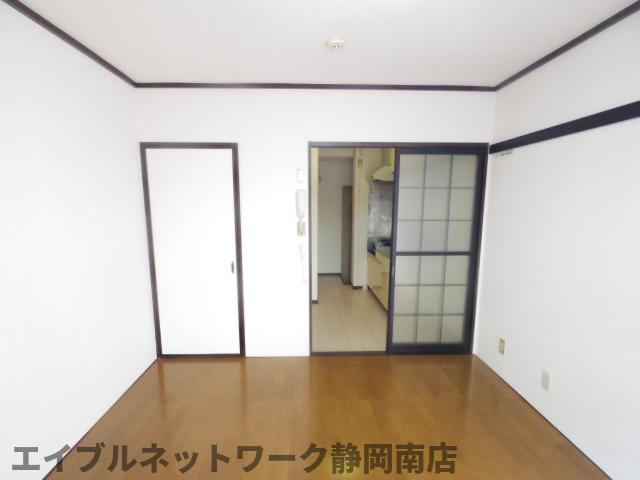 その他部屋・スペース　明るい色調の室内です