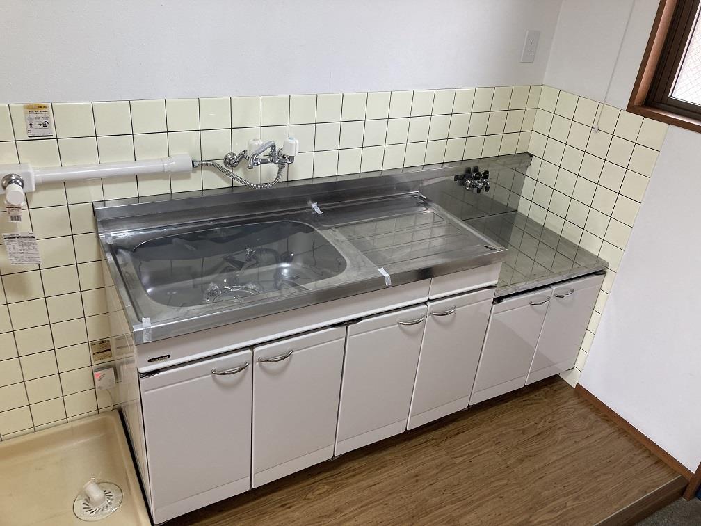 キッチン　２口ガスコンロ・２口IH（100V)コンロ設置可能/