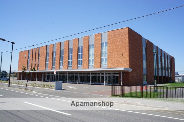 小学校　岩見沢小学校（小学校）まで355m