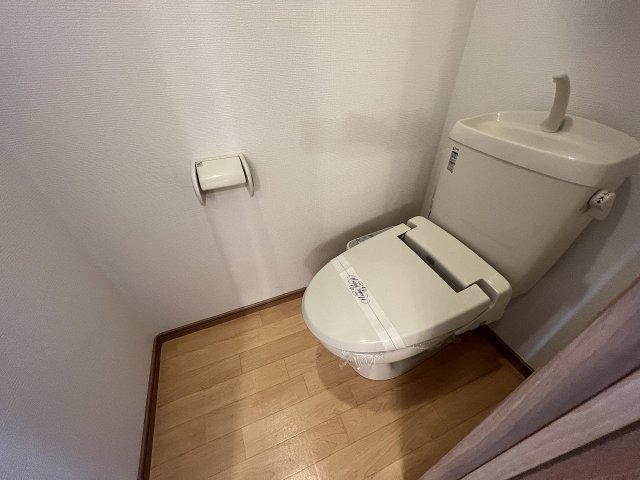 トイレ　温水洗浄便座付き☆