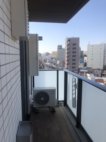 バルコニー　外からの目が気にならないバルコニーで洗濯物が干せます