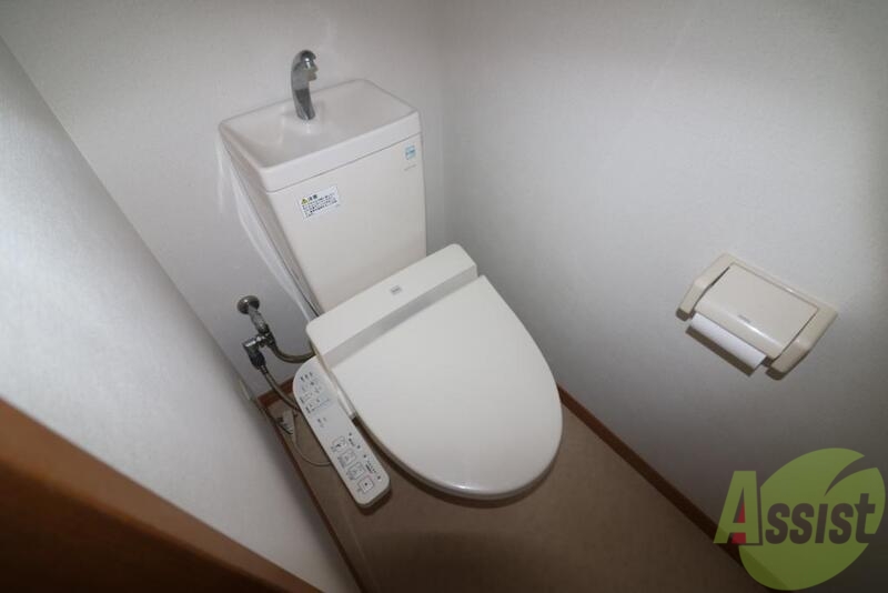 トイレ　ウォシュレット付きトイレです。