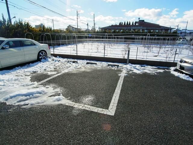 駐車場　平置きタイプです☆
