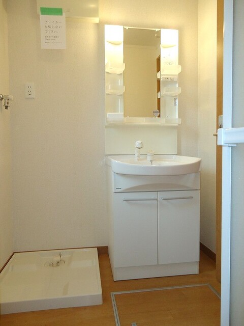 洗面設備　独立洗面台付きです♪