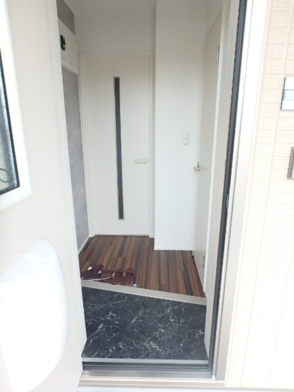 玄関　図面と現状に相違がある場合には現状を優先