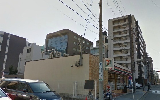 コンビニ　セブンイレブン（コンビニ）まで130m