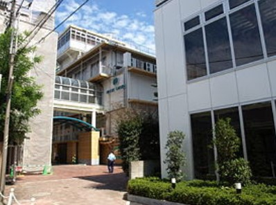 高校・高専　日出中学校・高等学校（高校・高専）まで584m