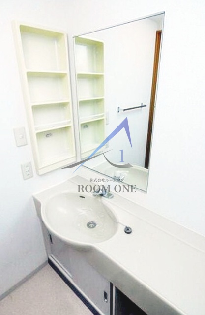 洗面設備　独立洗面台です。