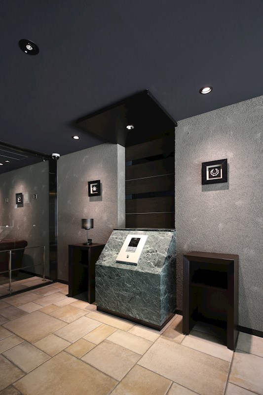 エントランス　オートロックあり。カメラ付きで安心です。