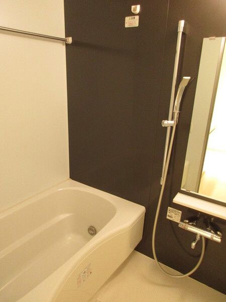 バス・シャワールーム　☆ゆっくりバスタイムをお楽しみください☆