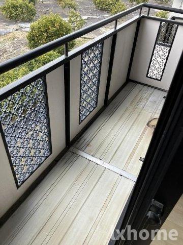 バルコニー　陽当たり良好なバルコニーです