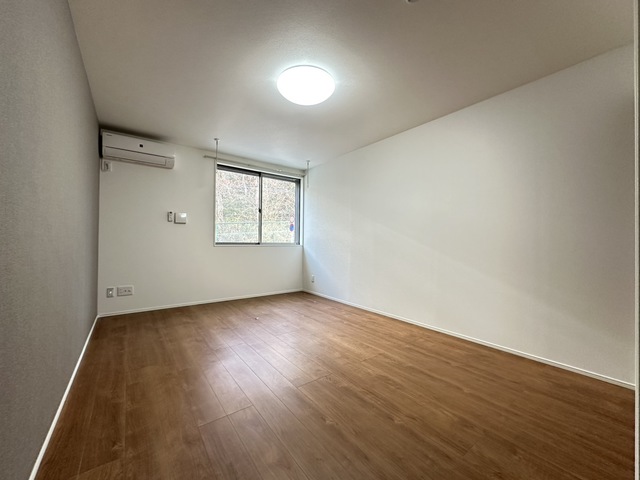 居室・リビング　別部屋参考写真です