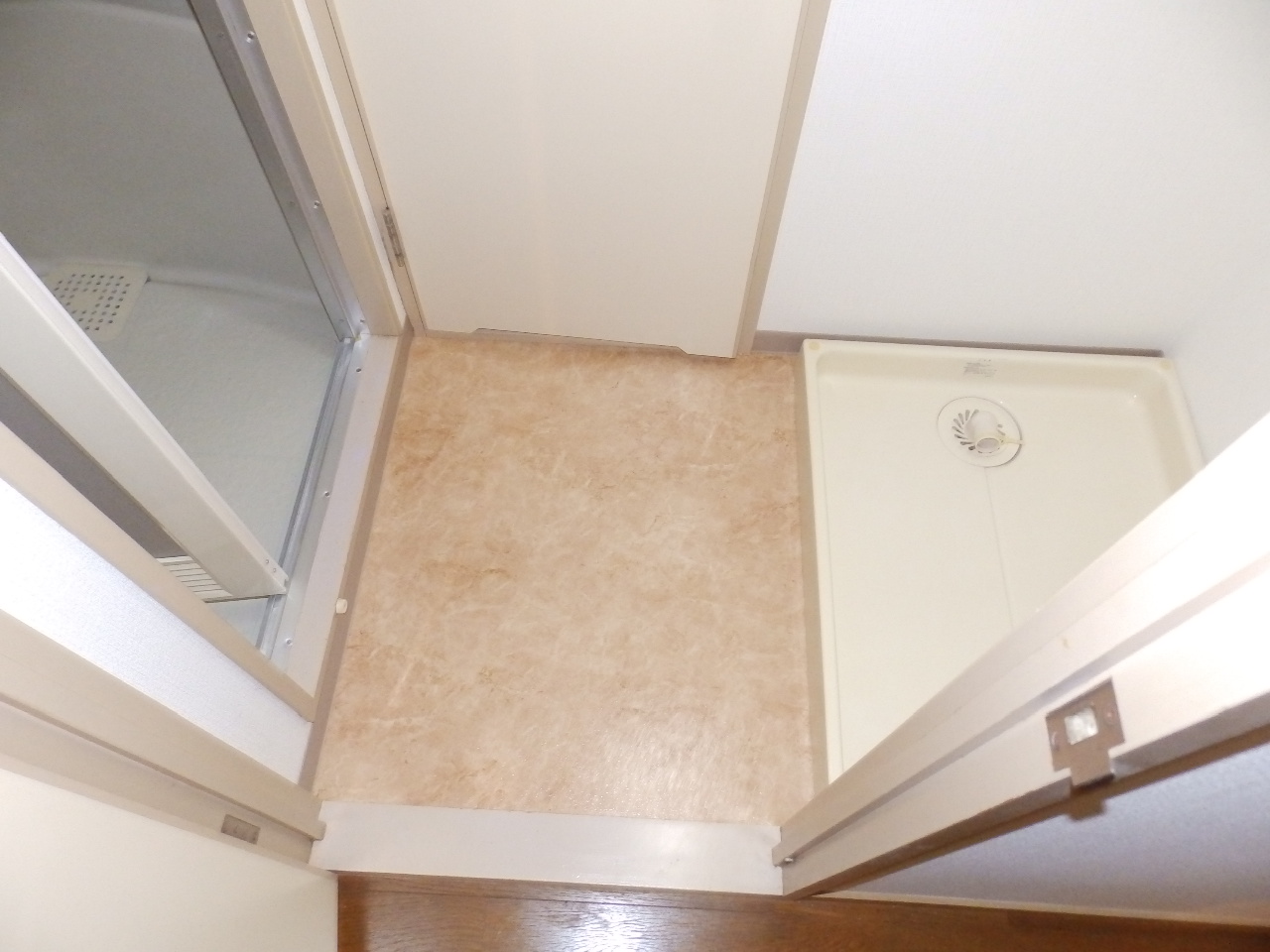 洗面設備　室内洗濯機置場＋脱衣室