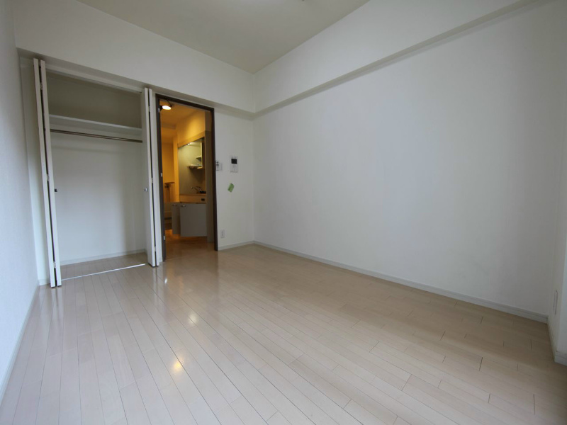 その他　洋室7.5帖　クローゼット付（収納充実してます）エアコン付