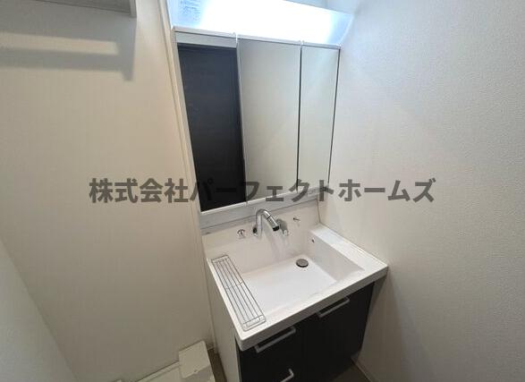 洗面設備　広い洗面スペース