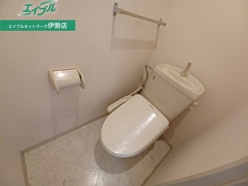 トイレ　同型参考写真