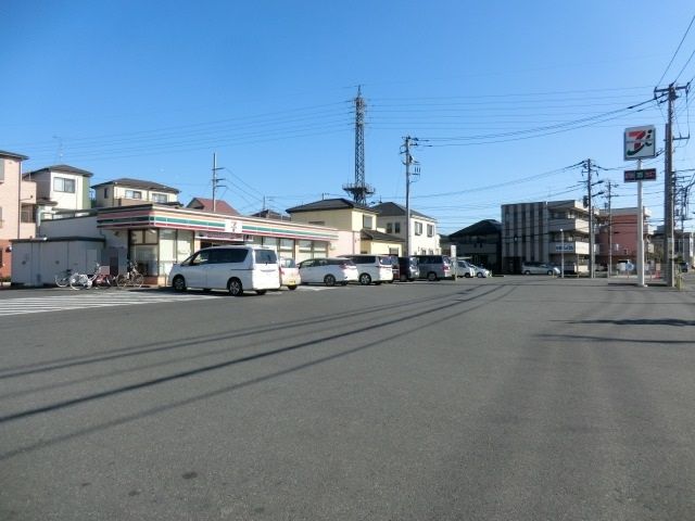 コンビニ　セブン-イレブン東越谷９丁目店（コンビニ）まで500m