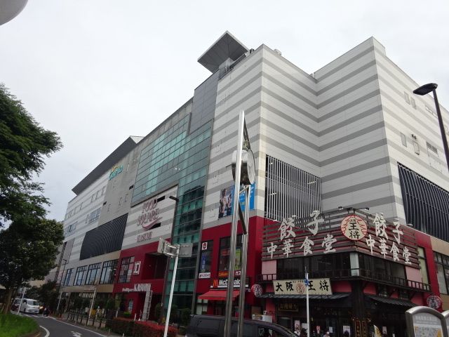 スーパー　カスミフードスクエア（スーパー）まで950m