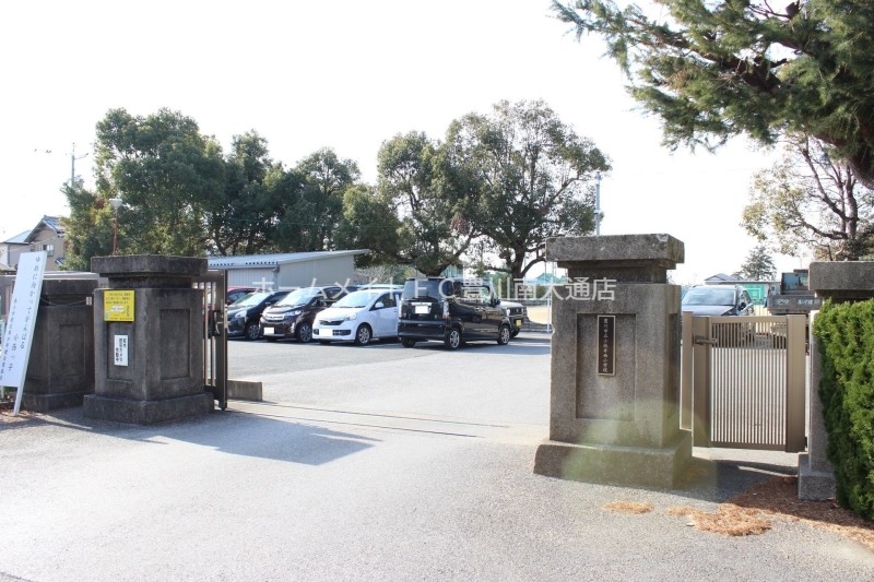 小学校　豊川市立小坂井西小学校（小学校）まで485m