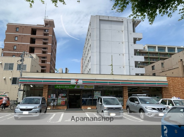 コンビニ　セブンイレブン（コンビニ）まで243m