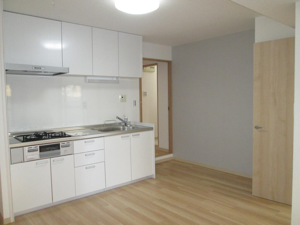 キッチン　グリル付き３口ガスコンロ