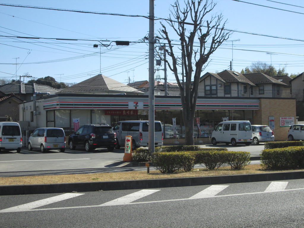 コンビニ　セブンイレブン多摩和田店（コンビニ）まで196m