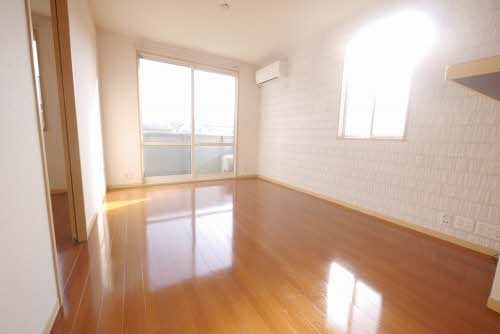 居室・リビング　※別号室の写真です。日当たり良好