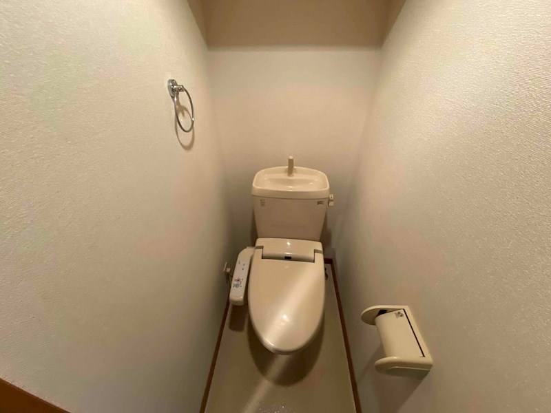 トイレ　同物件別部屋イメージ