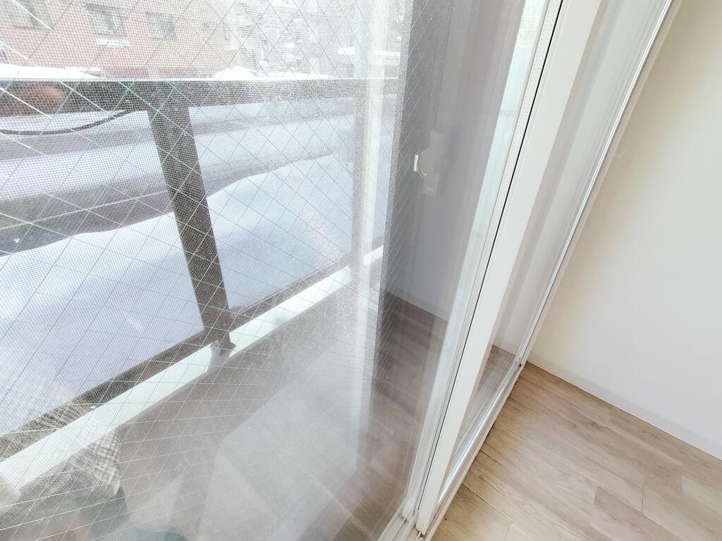 バルコニー　夏の布団干しがはかどるバルコニーです♪