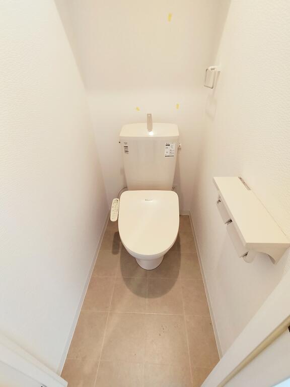 トイレ　嬉しいウォシュレット付きのトイレ！便座温かいですよ♪