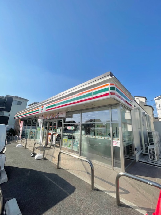 コンビニ　セブンイレブンさいたま大門北（コンビニ）まで240m