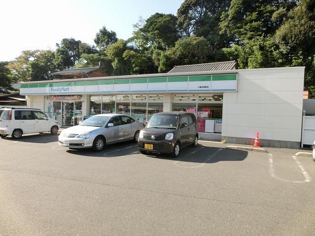 コンビニ　ファミリーマート／八幡本城東店（コンビニ）まで360m