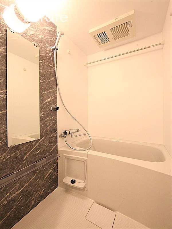 バス・シャワールーム　バスルーム