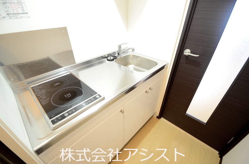 キッチン　設備仕様については異なる場合がございます。