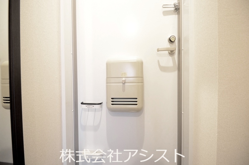 玄関　設備仕様については異なる場合がございます。