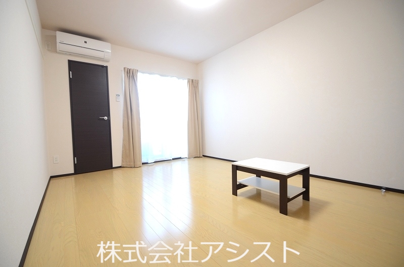 居室・リビング　設備仕様については異なる場合がございます。