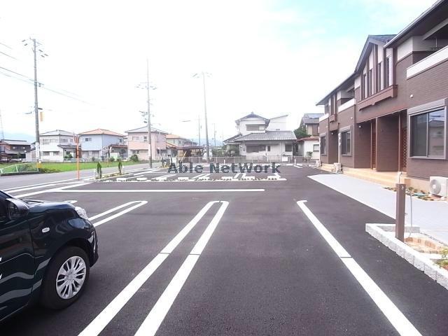 駐車場　駐車場