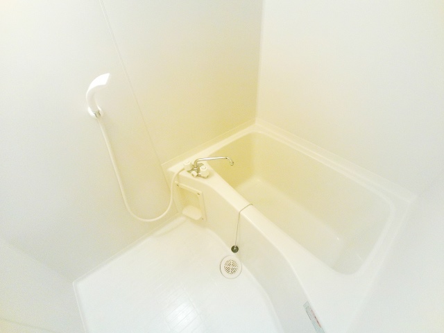 バス・シャワールーム　キレイなバスルームで一日の疲れを癒して下さい