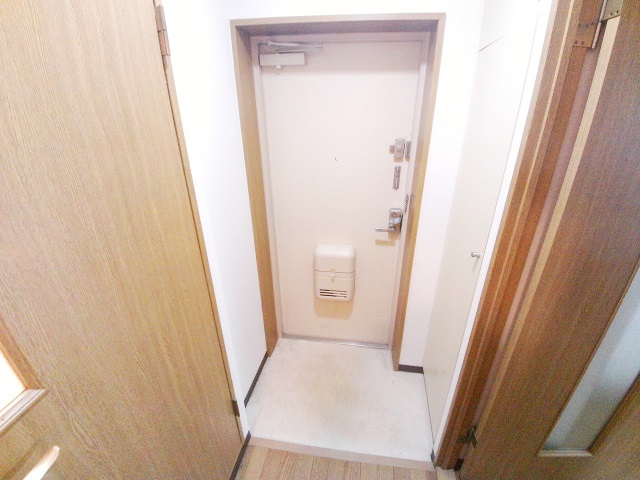 玄関　大型シューズBOX付き、綺麗な玄関スペース