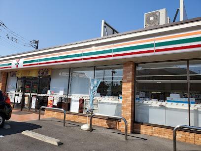 コンビニ　セブンイレブン（コンビニ）まで450m