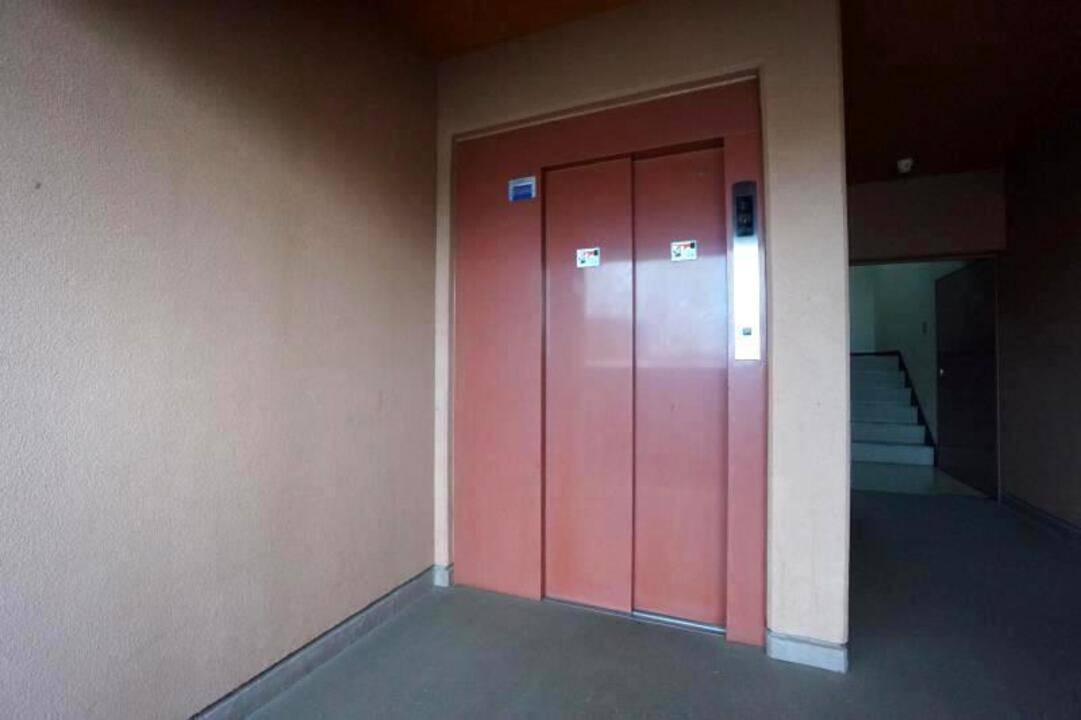 エントランス　エレベーター