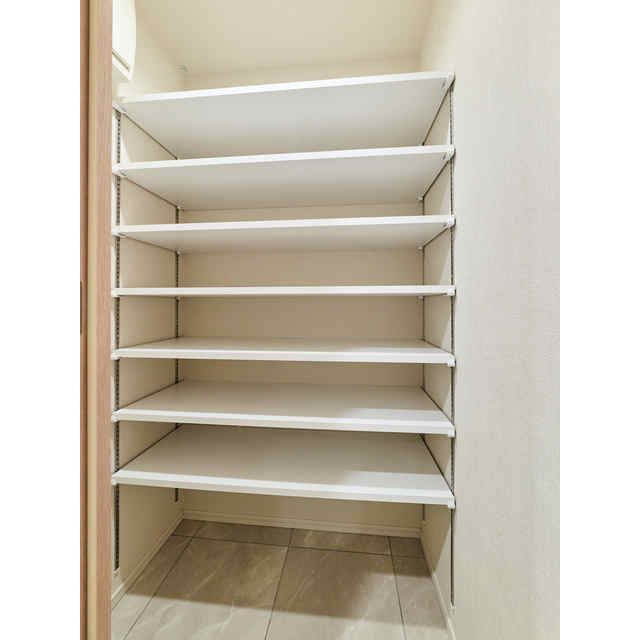 収納　シューズボックス