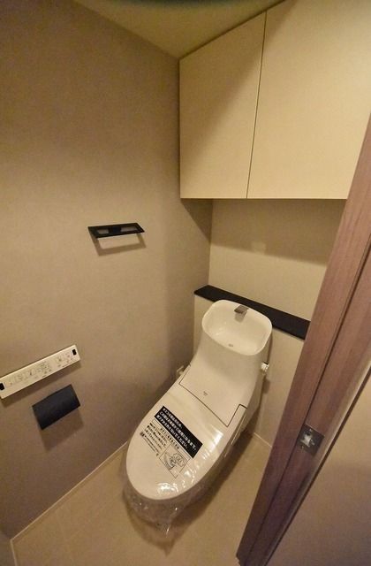 トイレ　落ち着いた色調のトイレです♪