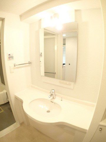 洗面設備　同マンション別部屋参照。