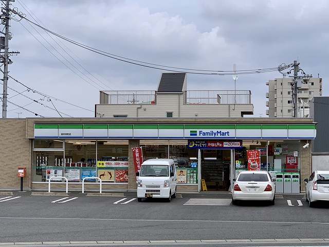 コンビニ　ファミリーマート　袋井栄町店（コンビニ）まで750m