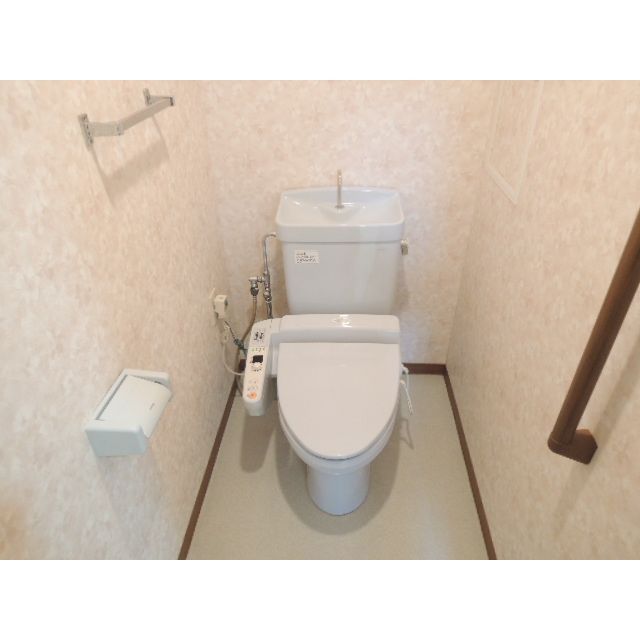 トイレ　１０６号室の室内写真です